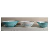 Vintage Pyrex Amish Butterprint Bowls