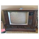 RCA  Console Tube TV with Remote 25"