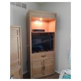 Stanley Furniture Lighted Cabinet does not