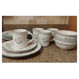 Pfaltzgraff Winterberry Dinnerware Service for 4