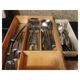 Stainless/Assorted Flatware