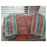 Assorted Towels - 2 Bath Towels, 4 Hand Towels