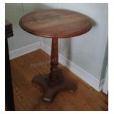 Kling Colonial Pedestal Table