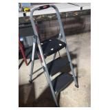 Rubbermaid Folding Step Stool