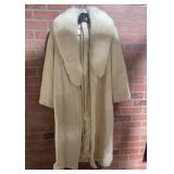 Jacobson Wool white coat with fur collar size 6