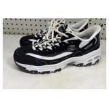 Womenï¿½s Sketcher slip on size 9