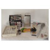 Black & Decker Mini Chopper, Assorted Kitchenware