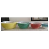 Vintage Pyrex Primary Colors Nesting Mixing Bowls