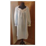 Ladies Vintage Miss Elaine Nightgown Size S