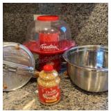 Popcorn maker lot