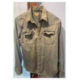 - Leviï¿½s Button Down Top Size Medium