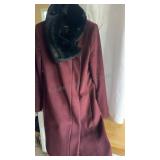 Ladies Coat with faux fur collar size S (2) Wool