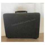 Vintage SAMSONITE Briefcase, unlocked, no key,