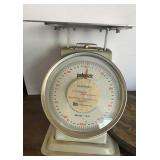 Large SCALE Pelouze 100 lb Scale MODEL 1010L size