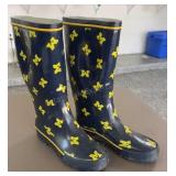 Size 6 Ladies U of M Rain Boots