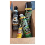 2 full 2 Partial Cans of Wasp Spray