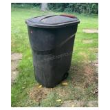 Rubbermaid Trash can
