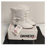 Ladies Danexx Boots w/tags Size 5