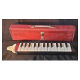 Vintage Hohner Melodica Piano 27 keyboard