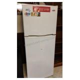 Small Whirlpool Refrigerator 5ftx24x22
