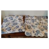 Quilted Reversible Table Runner and 4 Placemats *