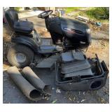 Craftsman DYS4500 42 inch cut Lawn Tractor W/
