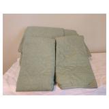 Unused Quilted Bedspread Full and 2 Shams