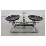 Torsion balance scale