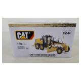 Die-Cast Masters Cat 140M3 motor grader