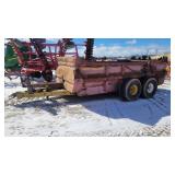 New Holland 800 manure spreader