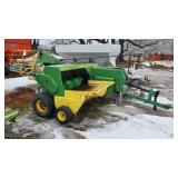 John Deere 327 square baler