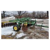 John Deere 210 disk 12 ft.
