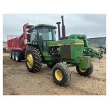 John Deere 4440