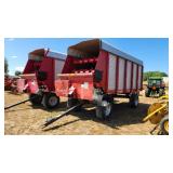 Miller Pro 5300 front unload forage wagon