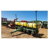 John Deere 7200 MaxEmerge 2 6 row planter