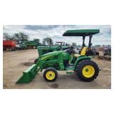John Deere 3046R