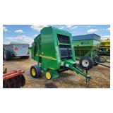 John Deere 467 silage special round baler