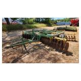 John Deere 210 disk