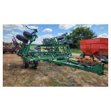 John Deere 960 field cultivator