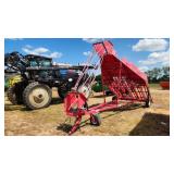 Kuhn's Mfg. 1834 bale accumulator