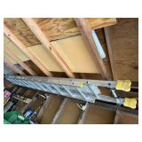 Aluminum extension ladder