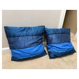 Throw pillows (2)