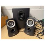 Logictech speakers (3)