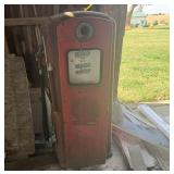 Keolane old vintage gas pump