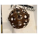 Round bird feeder