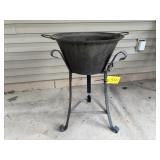Metal planter