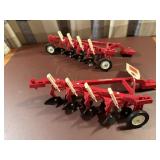 International 4 bottom plow toys (2)