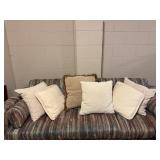 Neutral throw pillows (6)