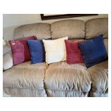 Throw pillows (5)