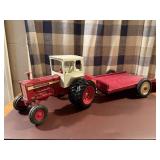 International Farmall1566 toy tractor, trailer